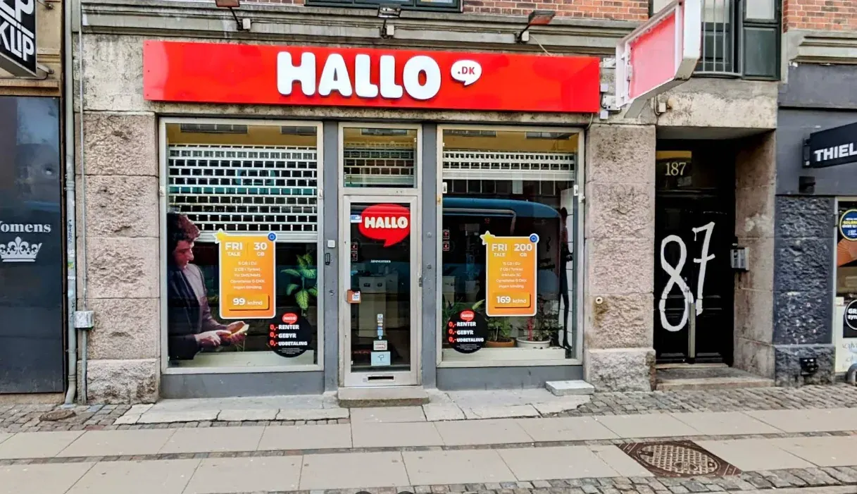 HALLO facade efter skiltning fra Elite Sign